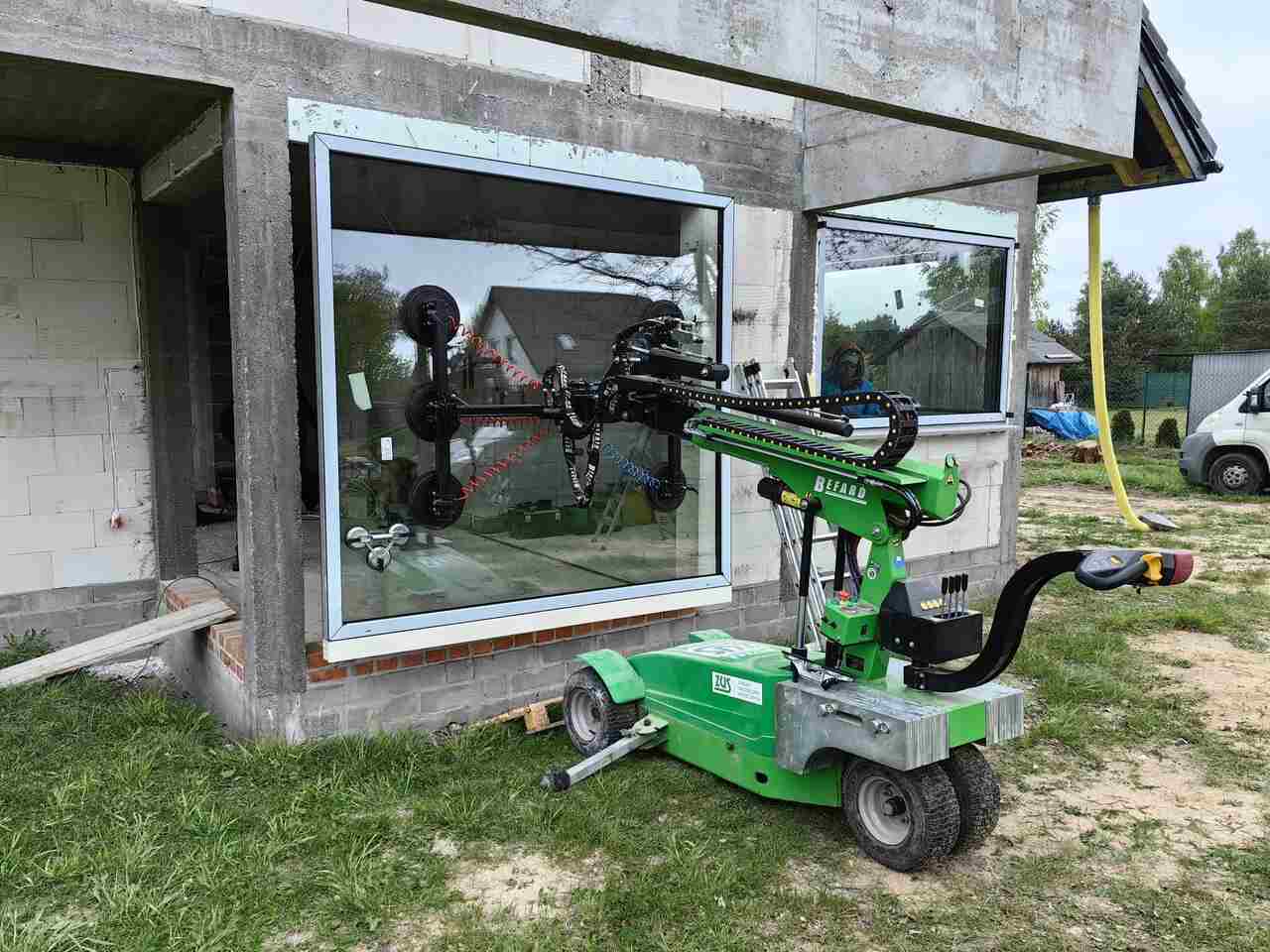 Kołowy robot do szklenia XC600 BEFARD